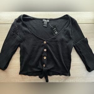 Black crop long sleeve